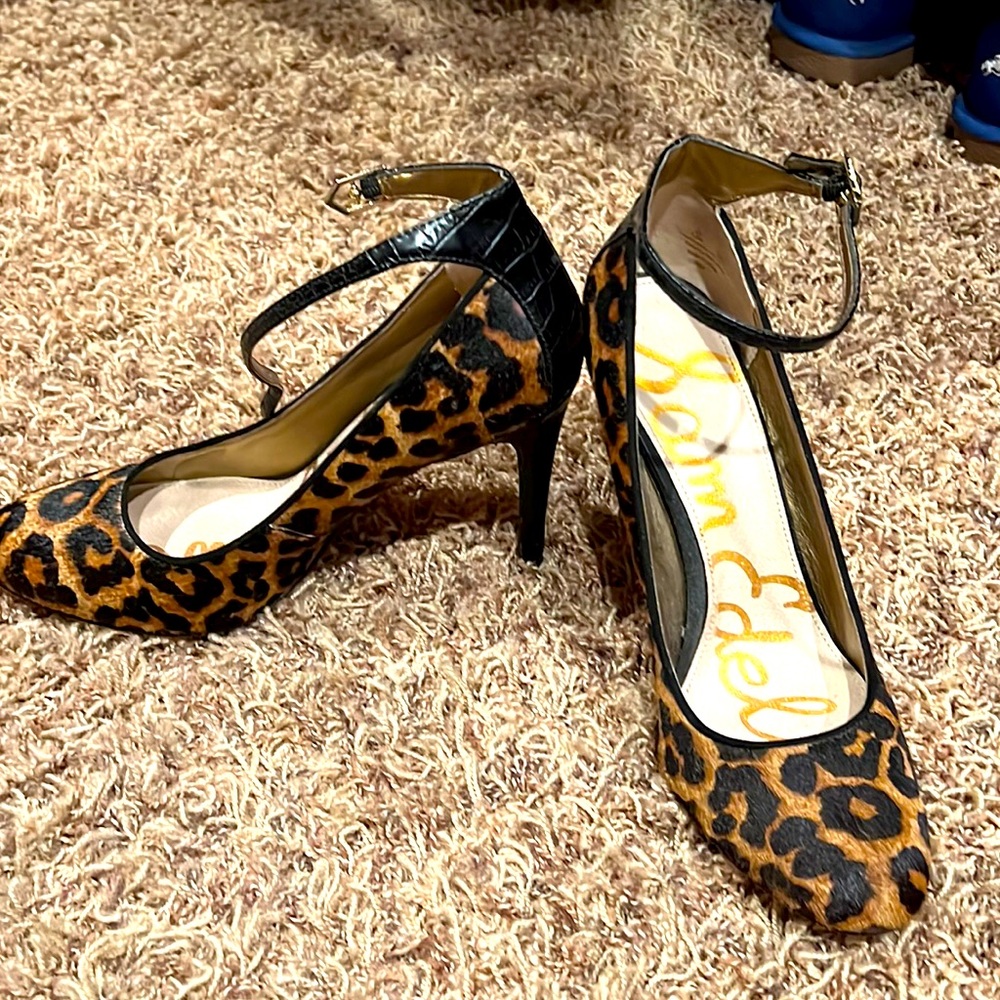 Sam Edelman. Size 7.5 animal print w/brown alligator stamped leather heel/strap